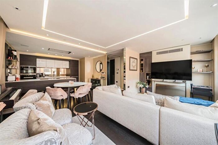 2 Bedroom Flat To Rent In Margaret Street, Marylebone, W1W