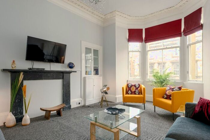 3 Bedroom Flat To Rent In South Clerk Street, Newington, Edinburgh, EH8
