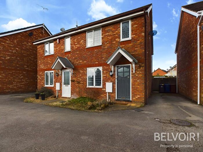 3 Bedroom Town House To Rent In Oakden Close, Bramshall, Uttoxeter, ST14