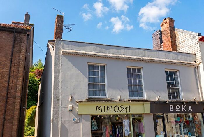 1 Bedroom Flat For Sale In High Street, Crediton, EX17