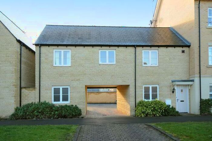 2 Bedroom Semi-Detached House To Rent In Elmhurst Way, Carterton, OX18