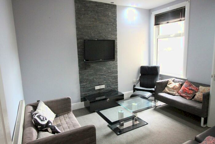 3 Bedroom Terraced House To Rent In Sir Thomas Whites Road, Earlsdon, Coventry, CV5