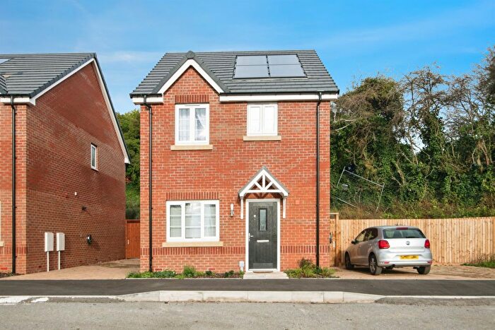 3 Bedroom Detached House For Sale In Claughton Fields, Dudley, DY2