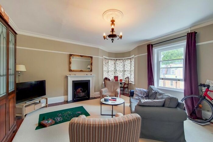 2 Bedroom Flat To Rent In Glazbury Road, Greater London, W14