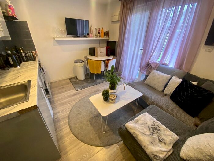 1 Bedroom Flat To Rent In Court Road, Southall, Middlesex, UB2