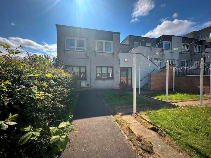 3 Bedroom Flat To Rent In Innes Court, Airdrie, ML6