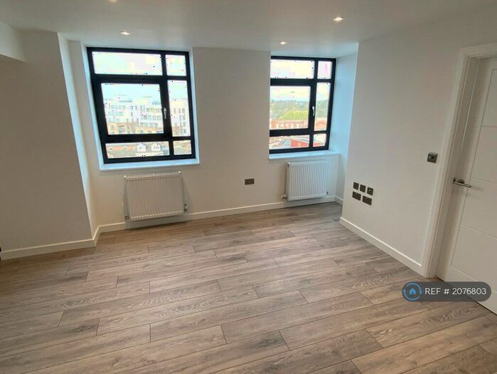 1 Bedroom Flat To Rent In Cresta House, Luton, LU1