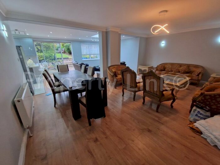 8 Bedroom Property To Rent In The Charter Road, Woodford Green, IG8