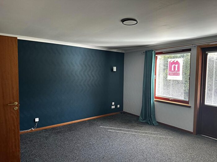 2 Bedroom Flat To Rent In Headland Court, Garthdee, Aberdeen, AB10