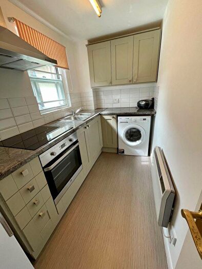 1 Bedroom Maisonette To Rent In High Street, Leatherhead, KT22