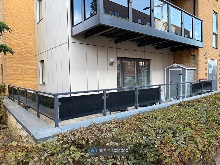 2 Bedroom Flat To Rent In Beach House, Barking, IG11