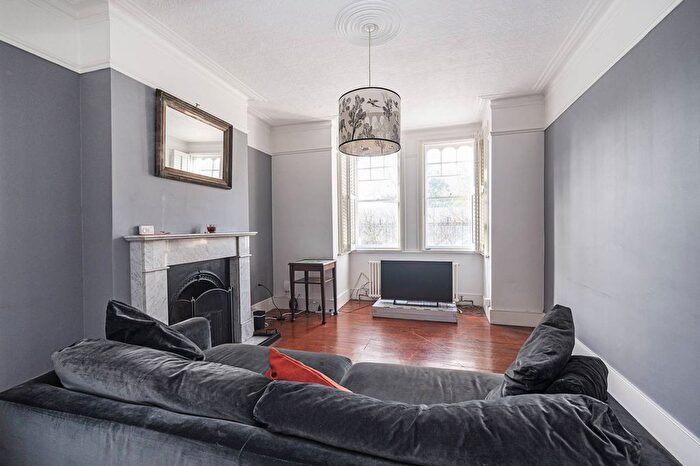 3 Bedroom Property To Rent In Baldock Street, Bow, London, E3