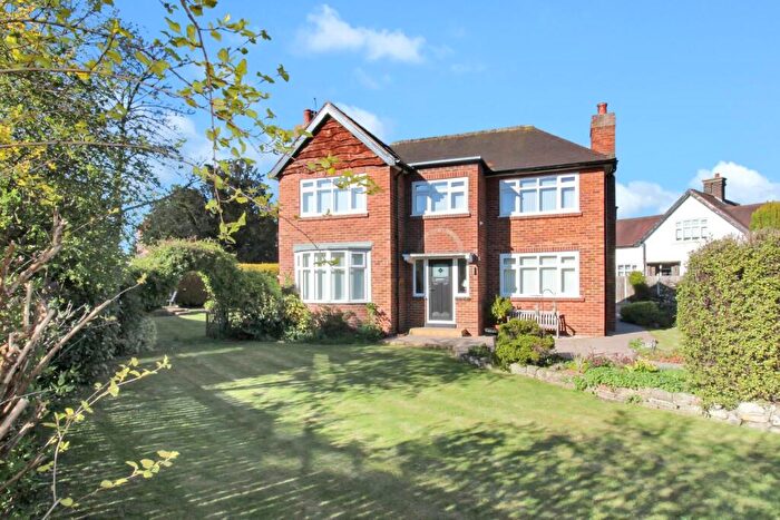 4 Bedroom Detached House For Sale In Harewood Road, Ripon, HG4