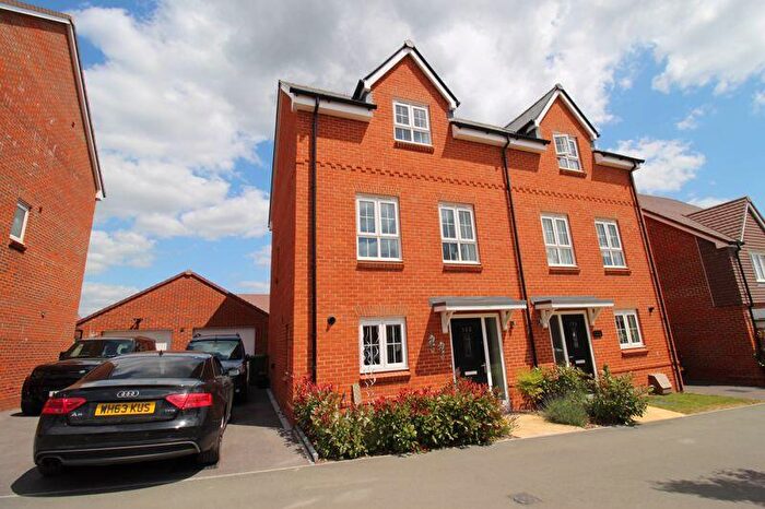 3 Bedroom Town House For Sale In Kingsman Drive, Boorley Park, SO32