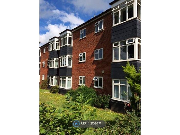 2 Bedroom Flat To Rent In Taylors Close, Sidcup, DA14
