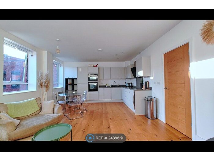 2 Bedroom Flat To Rent In Old Shoe Factory, Bristol, BS2