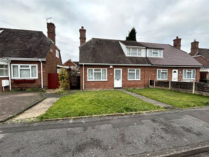 2 Bedroom Bungalow For Sale In Chatsworth Crescent, Walsall, West Midlands, WS4