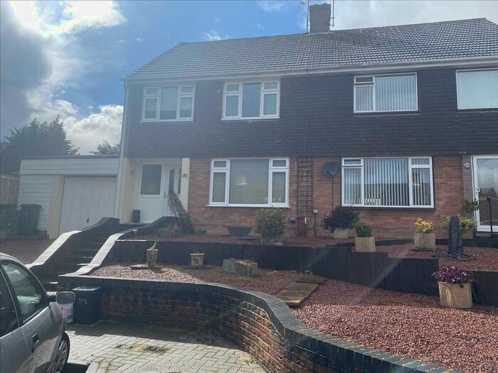 3 Bedroom Semi-Detached House To Rent In Swan Close, Orpington, BR5