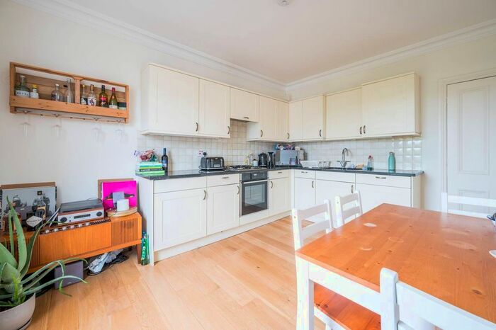 2 Bedroom Flat To Rent In Dover Mansions, Brixton, London, SW9