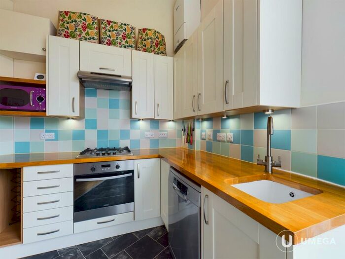 2 Bedroom Flat To Rent In Lauriston Park, Tollcross, Edinburgh, EH3