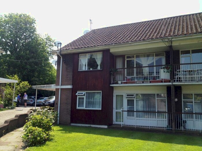 2 Bedroom Maisonette To Rent In Sonia Gardens, Woodside Park, N12