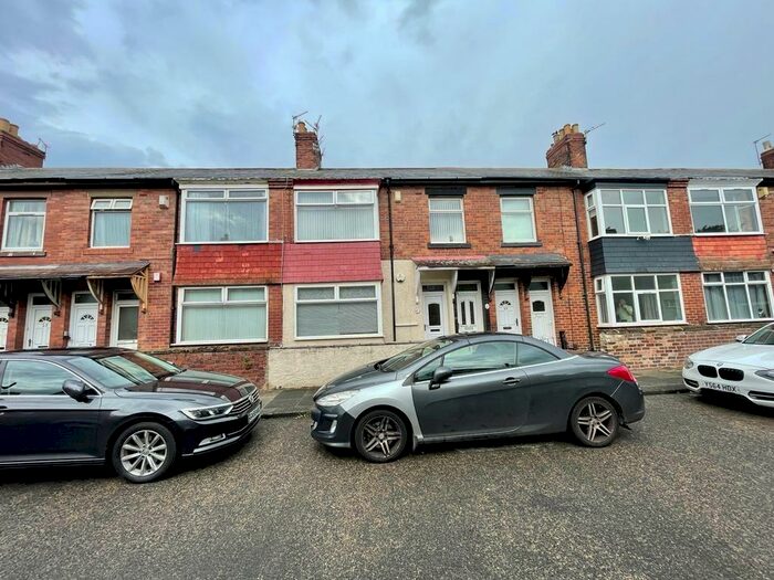 2 Bedroom Flat To Rent In Ethel Terrace, South Shields, Tyne And Wear, NE34