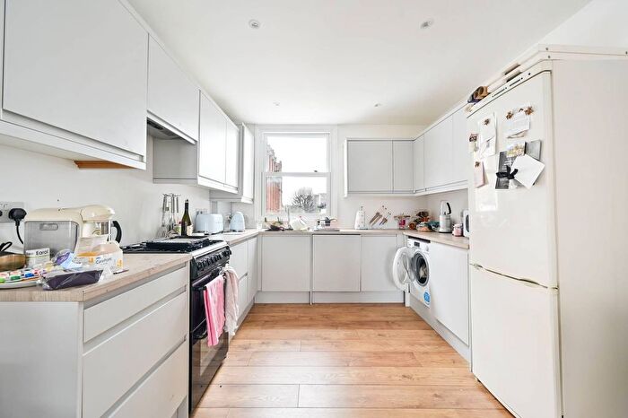 2 Bedroom Flat To Rent In Pellant Road, Fulham, London, SW6