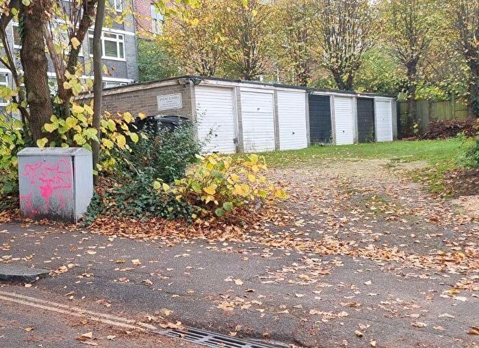 Garage / Parking For Sale In Single Garage, Avenue Road, N6