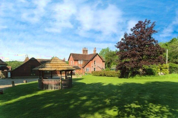 4 Bedroom Farmhouse To Rent In Waldron, Heathfield, TN21