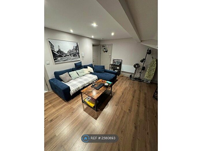 1 Bedroom Flat To Rent In Cube House, Stoke Mandeville, Aylesbury, HP22