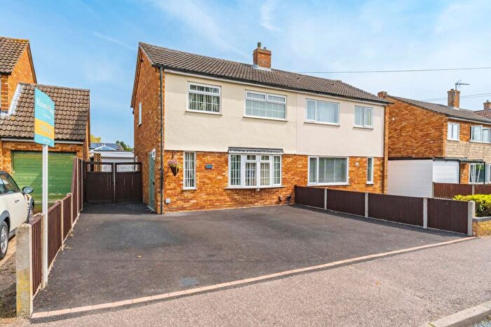3 Bedroom Semi-Detached House For Sale In Folly Road, Wymondham, NR18