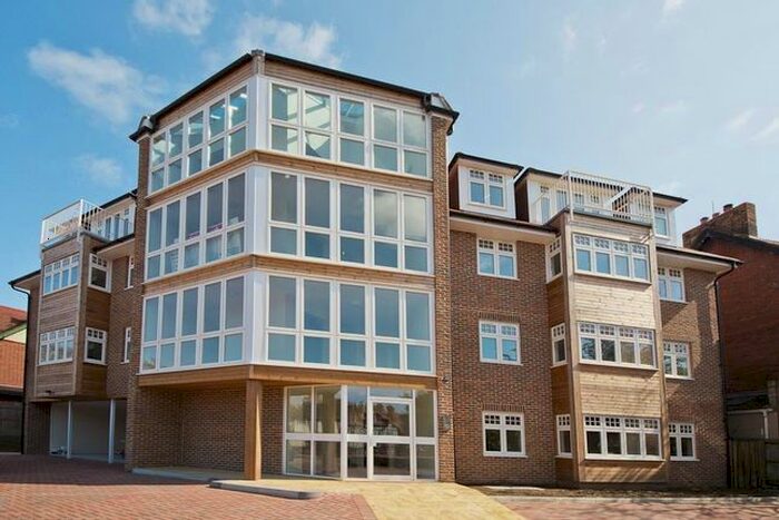 1 Bedroom Flat To Rent In Park Avenue, Dover, CT16