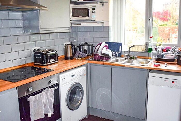 6 Bedroom House To Rent In Victoria Road, Fallowfield, M14