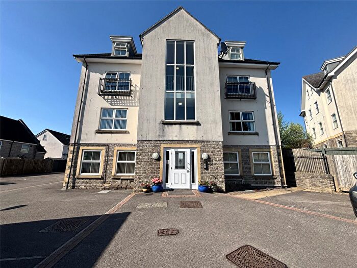 2 Bedroom Flat To Rent In Dragonfly Close, Kingswood, Bristol, BS15