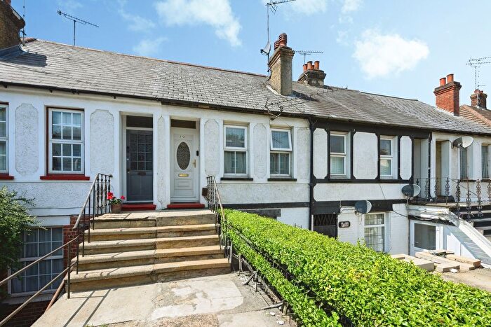 1 Bedroom Flat For Sale In Godstone Road, Whyteleafe, Surrey, CR3