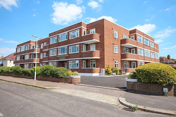 2 Bedroom Flat For Sale In Winchselsea Court, Worthing, BN11