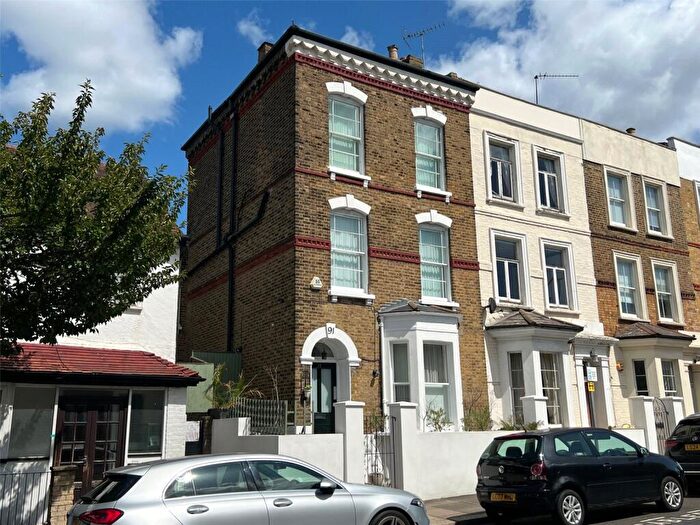 4 Bedroom End Of Terrace House For Sale In North End Road, Golders Green, NW11
