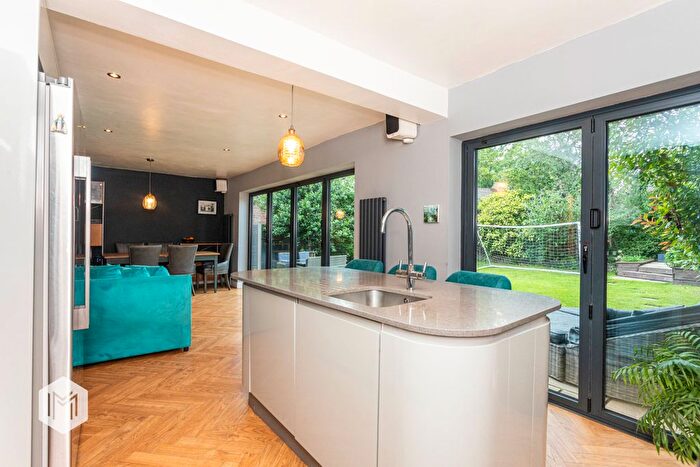 4 Bedroom Detached House For Sale In Glen Avenue, Worsley, Manchester, Greater Manchester, M28