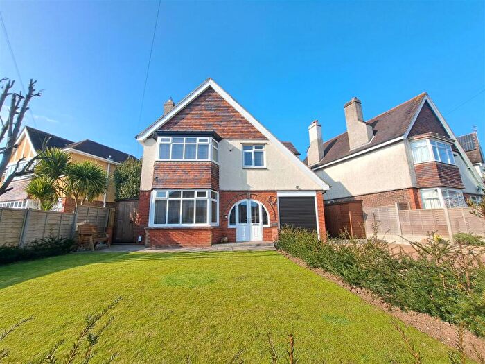 4 Bedroom Detached House For Sale In Mulberry Lane, East Cosham, PO6
