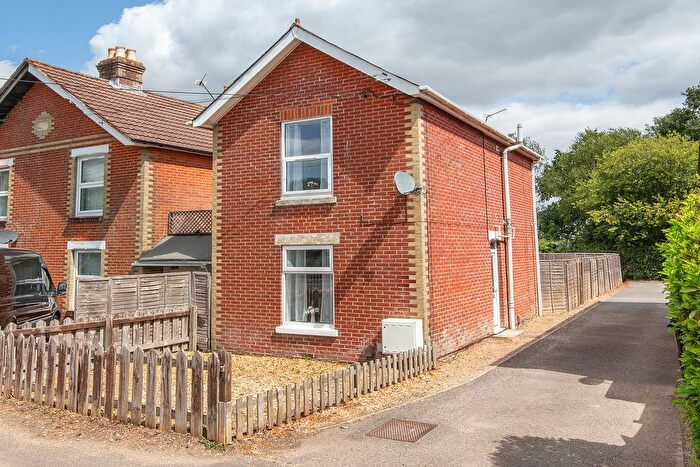 3 Bedroom Detached House For Sale In Salisbury Road, Totton, SO40