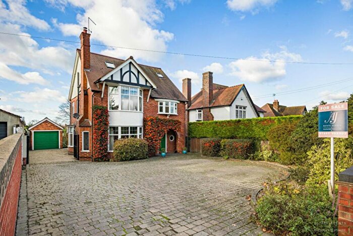 5 Bedroom Detached House For Sale In Stroud Road, Tuffley, Gloucester, GL4