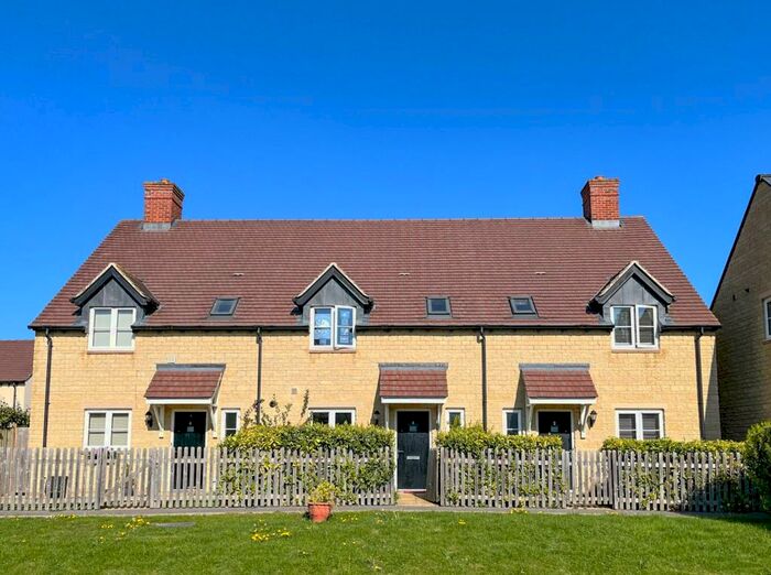 3 Bedroom End Of Terrace House To Rent In Spring Meadow, Witney, OX28