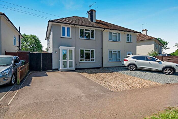 3 Bedroom Semi-Detached House For Sale In Oxford Road, Maidstone, ME15