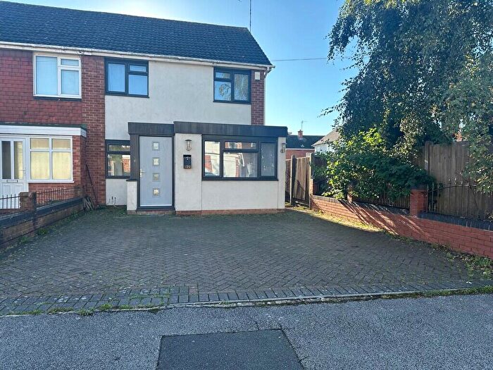5 Bedroom Semi-Detached House To Rent In Radnor Drive, CV10