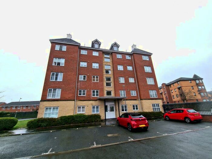 3 Bedroom Apartment To Rent In Benn Avenue, Paisley, PA1