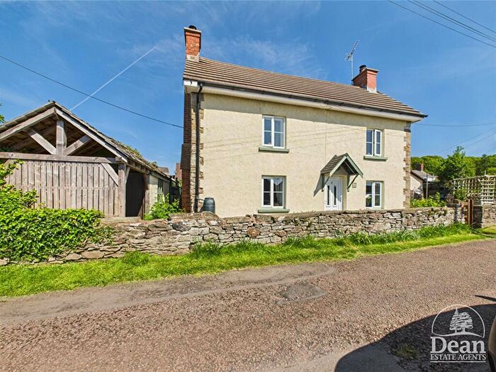 3 Bedroom Cottage For Sale In Stephens Place, Broadwell, Coleford, GL16