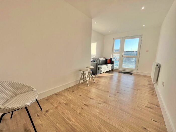 1 Bedroom Apartment To Rent In Flat, Midland Apartments, Midland Road, Luton, LU2