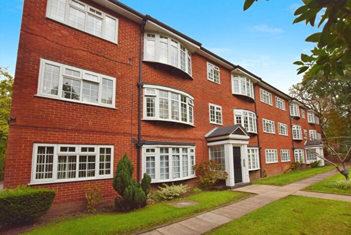 2 Bedroom Flat For Sale In Willow Tree Court, Brooklands Road, Sale, Cheshire, M33
