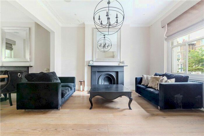 3 Bedroom Maisonette To Rent In Gunter Grove, West Chelsea, London, SW10
