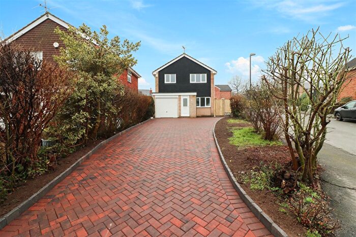 3 Bedroom Detached House For Sale In Pickton Close, Walton, Chesterfield, S40